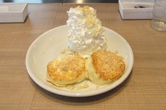 新宿「Hona cafe」／一二〇〇円のパンケーキ（１）