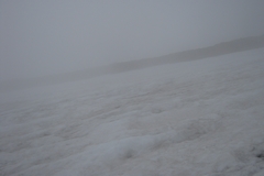 白山「お日の出」鑑賞登山／五〇ヤード先も見えない濃霧の中を大汝峰へ