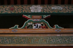 日光東照宮／坂下門東回廊蟇股上の彫刻「眠り猫（国宝）」